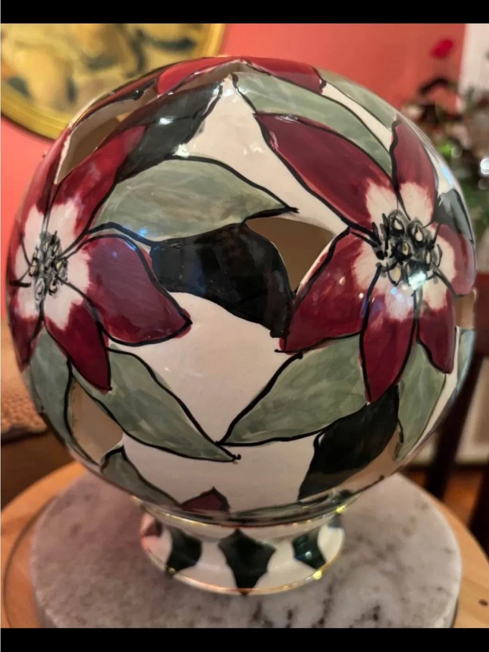 Poinsettias Gazing Tea Light Ball - Red/Green